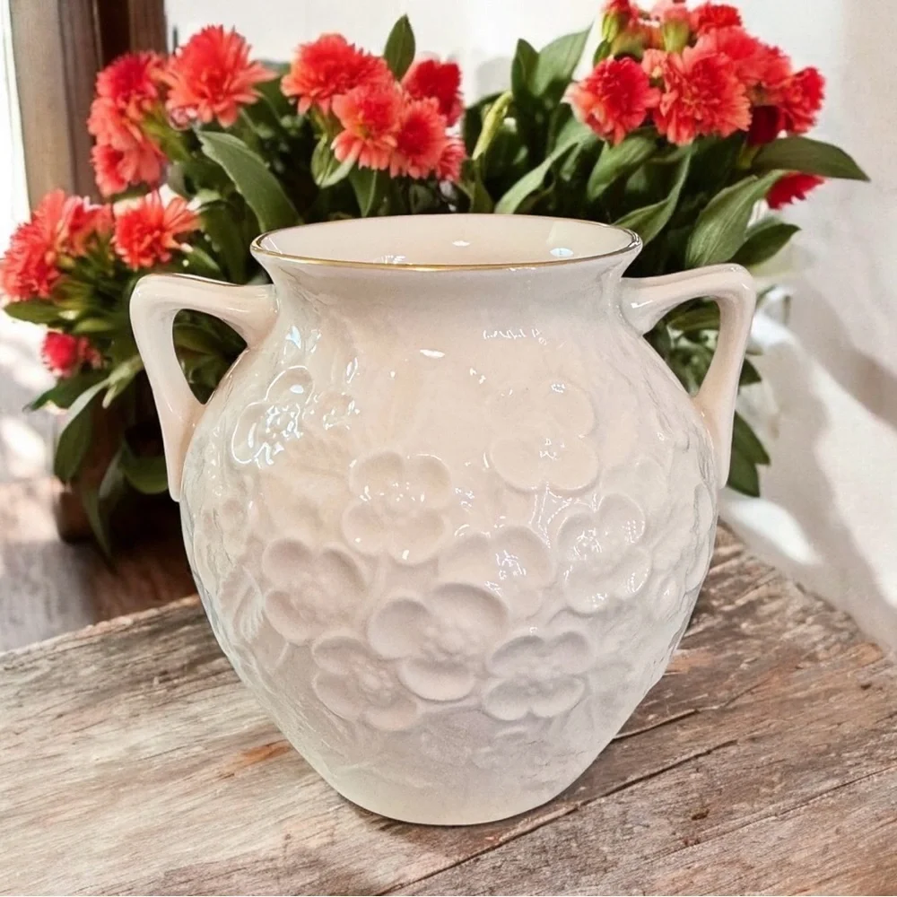 Lenox Dogwood Blossom Porcelain Ivory With 24k Gold Trim Double Handle Vase